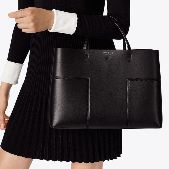 Tory Burch Handbags - Tory Burch Block T leather bag 🖤